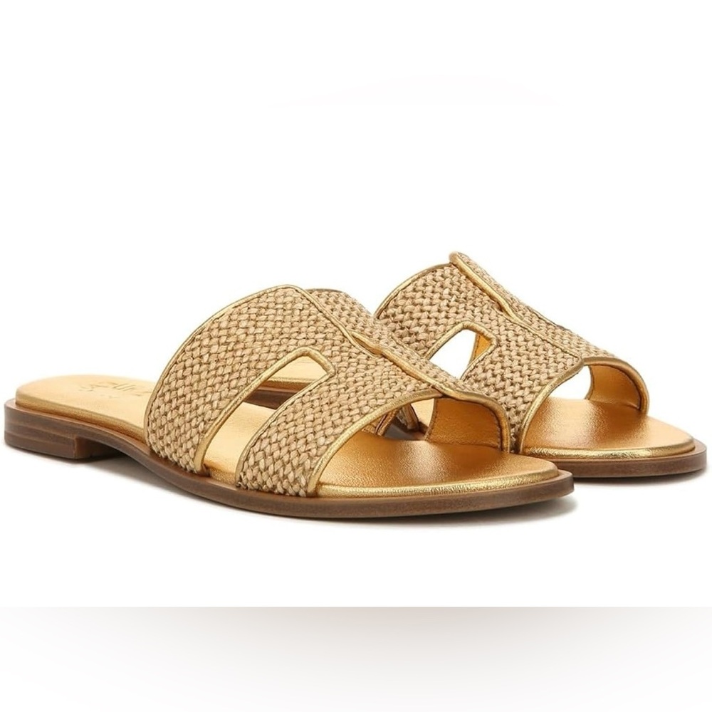 Naturalizer Fame 2, Metallic Gold Sandal. New In Box/ Size 7.5
